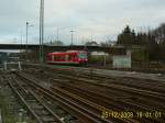 Ein Triebzug der BR 650 durchfhrt am 25.12.2008 auf seinem Weg nach Wendlingen den ehemaligen Gterbahnhof von Kirchheim/Teck.