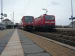 DB Regio Treffen:  Links der IRE nach Stuttgart, - mit einem disziplinierten, Ausschau haltenden Tf - und rechts der RE nach Tbingen.