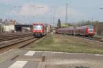 Aufgrund der Strung des RE, (der rechts zu sehen ist, wie er langsam  Reutlingen verlsst und versucht seine Versptung einzuholen), fhrt die RB aus und nach Bad Urach, heute auerplanmig auf