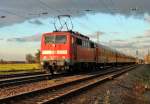 Am 11.11.2013 schob die Freiburger 111 048-5 die RB 26566 (Neuenburg (Baden) - Offenburg) aus dem Bahnhof Orschweier gen Lahr (Schwarzw).