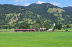 Mit der Bahn in den Bergen.