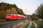 146 243 mit dem RE 4864 von München Hbf nach Nürnberg Hbf bei Postbauer-Heng, 16.08.2018