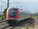 Ein aus Modus-Wagen bestehender RE nach Bamberg bei seiner Vorbeifahrt an der Station Nürnberg Rothenburger Straße. Aufgenommen am 4.8.2016 16:13