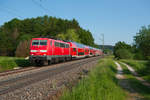 111 035 mit dem RE 4860 (München Hbf - Nürnberg Hbf) bei Postbauer-Heng, 04.06.2019