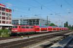 111 055 und 111 030 am 05.06.08 mit RB 30032 im Sandwich aus Salzburg am Heimeranplatz