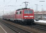 RE 4252 mit Schublok 111 185 von Mnchen Hbf nach Nrnberg Hbf bei der Durchfahrt in Obertraubling! Nachschuss.