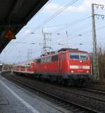 RB nach Mittenwald bei der Durchfahrt im S-Bahn Bahnhof Mnchen Westkreuz, 5.4.2009