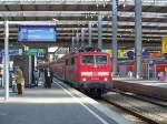 111 019-6 steht mit einem RE in Richtung Treuchtlingen Abfahrbereit im Hbf von Mnchen am 28.03.09