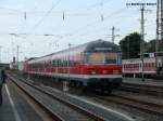 Ein Karlsruher Kopf mit N-Wagen und einer 143 abgestellt in Schweinfurt Hbf, 01.08.2009