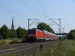 146 228-2 mt RE nach Aschaffenburg kommend aus Wrzburg Hbf bei Thngersheim, 19.08.2009