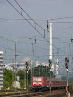 Einfahrt von 143 887-8 mit der RB nach Neumarkt (Oberpf) in Regensburg Hbf, 21.08.2009