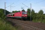 143 869-6 mit RE 35456 Treuchtlingen-Nrnberg am 09.07.2010 bei Mhlstetten.