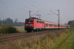 111 166-5 mit RB 32118 nach Neumarkt (Oberpfalz) am 14.10.2010 bei Batzhausen.