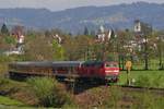 218 438-0 mit IRE 4212 von Lindau nach Ulm hat am 17.04.2011 kurz vorher den Haltepunkt Lindau-Aeschach passiert.