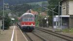 Ein Karlsruher Steuerwagen am Zugschluss einer RB Bamberg - Saalfeld steht am 31.07.2011 im Bahnhof Pressig-Rothenkirchen auf Gleis 2 und ist bereit zur Weiterfahrt. Das Besondere daran ist die lustige Zugschlussbeleuchtung. 