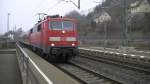 111 211-9 fhrt am 18.11.2011 mit einer Regionalbahn nach Pressig-Rothenkirchen in Kronach auf Gleis 1 ein.