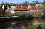 DB 111 176-4 vor RE nach Treuchtlingen, KBS 990 Mnchen - Ingolstadt - Treuchtlingen, fotografiert im Altmhltal bei Dollnstein am 29.04.2010