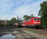 111 057-6 verlsst am 8. Juni 2012 mit einer Regionalbahn nach Bamberg den Kronacher Bahnhof. 