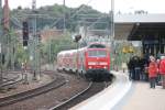 RE 59092 von Mnchen Hbf nach Nrnberg Hbf erreicht am 05.10.2012 den Bahnhof Schwabach, der letzten Halt vor dem Nrnberger Hbf.