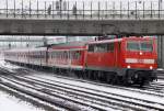 Die Nrnberger 111 226-7 mit RE von Mnchen HBF nach Landshut am Hirschgarten am 15.02.2013