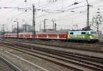 Die DAV 111 039-4 mit einer der letzten Silberling Express Zge von Mnchen nach Innsbruck in Pasing am 06.04.2013