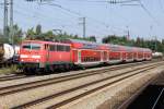 Die 111 211-9 zieht einen RE von Mnchen nach Treutlingen durch Olching am 16.07.2013