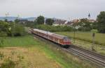 Eine Regionalbahn nach Bamberg zwischen Ebensfeld und Zapfendorf, geschoben von einer Lok der Baureihe 111 (22.09.2013)