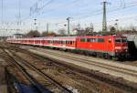 Die 111 181-4 zieht die RB von München nach Salzburg durch Rosenheim am 04.12.2013 Bald heisst´s dann Abschied nehmen!