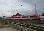 111 170-7 schiebt den Fahrradzug nach Aschaffenburg am 05.Juli 2014 in de Bahnhof Bamberg.