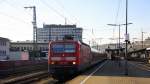 143 201 DB fährt mit einem RE von Würzburg-Hbf nach Stuttgart-Hbf bei der Abfahrt im Würzburger-Hbf.
Bei schönem Sonnenschein am Nachmittag vom 20.2.2015.