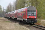 Totgesagte leben länger:D-DB 50 80 36-33 063-9 DABbuzfa 760 als RE 18490 von Berlin Hbf nach Warnemünde bei der Durchfahrt in Rostock-Lichtenhagen.15.04.2017