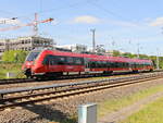 Nachschuss auf 442 620 als RB 22 in dem Bereich zwischen Waßmannsdorfer Chaussee (B 96) und die Hans-Grade-Allee in Schönefeld (Brandenburg) am 21.