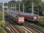 Zugbegegnung am Bahnhof Ostkreuz:  links RB14 nach Nauen, rechts RE7 nach Wnsdorf- Waldstadt.