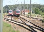 Hier links ein abgestellter RE und rechts ein RE7 nach desseu Hbf., diese beiden Zge trafen sich am 13.6.2010 in Bad Belzig.