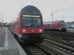 Hier ein RE3 nach Elsterwerda und im Hintergrund ein RE3 nach Stralsund, diese Zge standen am 11.12.2009 in Angermnde.