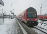 Hier ein RE3 von Wnsdorf-Waldstadt nach Stralsund, bei der Ausfahrt am 8.1.2010 aus Angermnde.