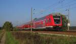 Ein RE der Linie 2 (Berlin Hbf(tief) -> Cottbus) kommt durch Tornitz gerauscht.