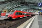 Der 442 325 auf der RE 7 nach Dessau Hbf am 14.05.2015 in Berlin Hauptbahnhof.