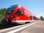 Wenig Bahnsteigtreiben bot sich am 30.05.09 kurz nachdem der RE 33311 aus Stralsund den Bahnhof vom Ostseebad Binz erreichte.