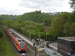 SIEGSTRECKE IN BLANKENBERG MIT S-BAHNZUG AU-DÜREN  Von der Straßenbrücke beim Haltepunkt BLANKENBERG/SIEG hat man diesen herrlichen Blick auf die Siegstrecke AU-KÖLN-DÜREN mit