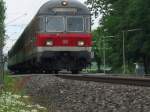 Der  alte  RE11  Rhein-Hellweg-Express  auf dem Weg nach Dsseldorf und fuhr bis 14.06.2006 mit n-Wagen. Aufgenommen in Elsen am 21.05.2004. 