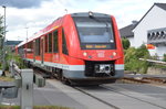 Regio Express 622001 mit 622004 neuer vareo-Zug des Typs Coradia LINT in Bad Neuenahr am 02.10.16 Richtung Bonn.