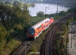 Herbst am Elbestrand - Dosto-Garnitur auf Linie RB31 nach Elsterwerda-Biehla am 21.10.2009 bei der Einfahrt am Hp.