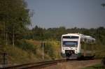 Hier nhert sich VT 54 der Vogtlandbahn dem  Fotografen.