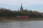 442 147-5 kommt am 09.04.2016 mit der RB 18317 (Coswig (b.