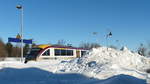 Da ist nicht viel zu sehen vom Desiro 642 843 als RB73912 nach Heidenau weil die Schneemassen vom geräumten Parkplatz ihn größtenteils verdecken; Altenberg (Erzgebirge), 21.01.2017  