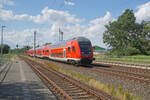 Der RE20 nach Magdeburg Hbf bei der Durchfahrt durch den Bahnhof Brunau-Packebusch.
Aufgenommen im Juli 2021.