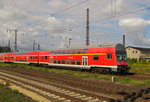 Die RB 16506 aus Saalfeld (S), am 08.09.2015 bei der Einfahrt in Naumburg (S) Hbf.