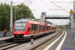 RB 86  Lübeck Hbf - Lübeck-Travemünde Strand  fährt am 28.8.2015 in den neuen Haltepunkt Lübeck-Dänischburg IKEA ein.