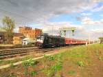 DB ES 64 U2-028 mit der RB 16326 von Halle (S) Hbf nach Eisenach, am 16.04.2012 in Erfurt Vieselbach.